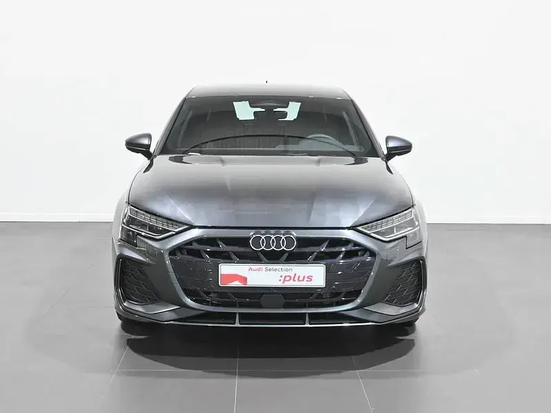 Usado Audi A3 S-Line 204 CV (150 kW) 2025 Gris / plata Berlina