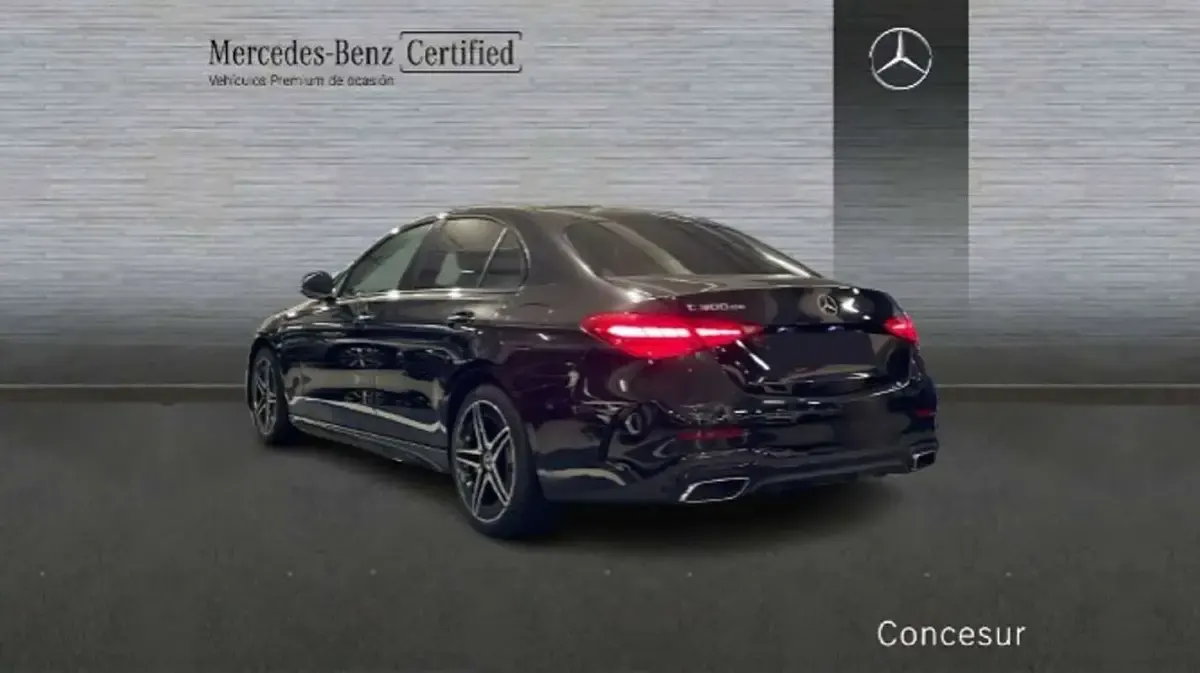 Usado Mercedes C300 311 CV (228 kW) 2024 Negro Berlina
