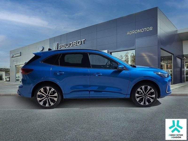 Usado Ford Kuga ST-Line X 243 HP (178 kW) 2024 Azul SUV