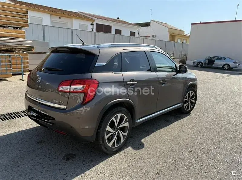 Usado Citroën C4 Aircross Feel 114 CV (83 kW) 2017 Gris / plata SUV