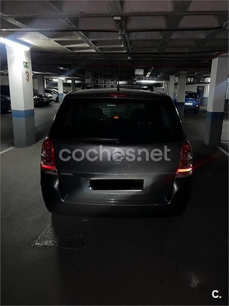 Usado Opel Zafira 140 CV (102 kW) 2010 Gris / plata Monovolumen