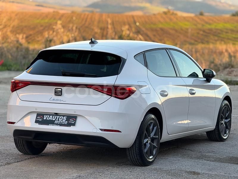 Usado Seat Leon Style 115 CV (84 kW) 2022 Blanco Berlina