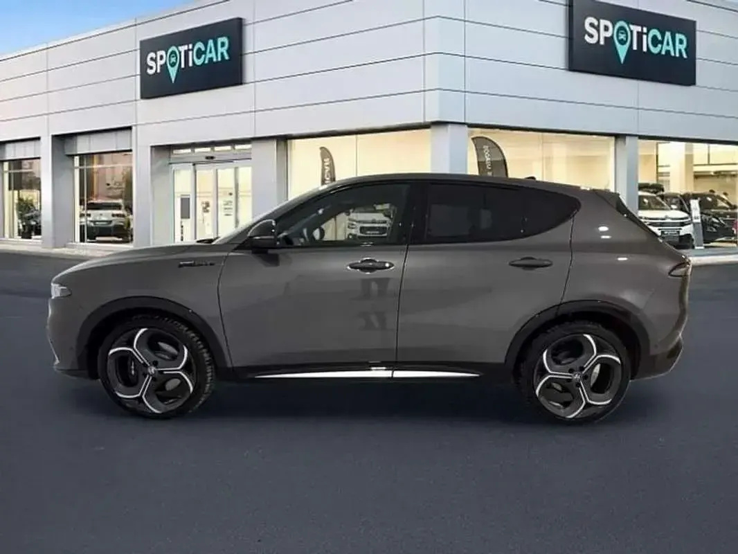 Usado Alfa Romeo Tonale Edizione Speciale 174 CV (127 kW) 2026 Gris SUV