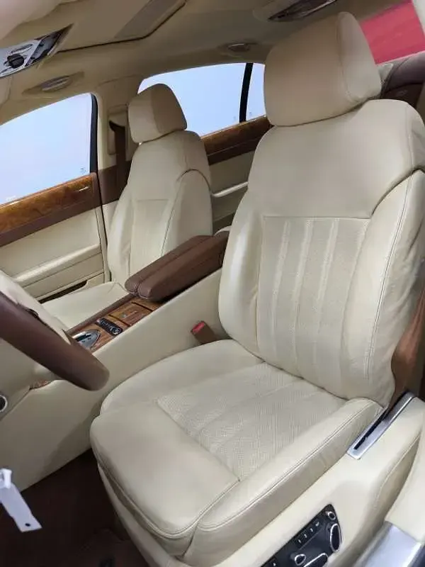 Usado Bentley Continental Flying Spur 559 CV (411 kW) 2005 Blanco Berlina