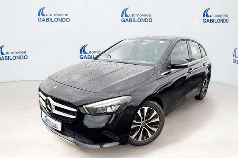 Usado Mercedes B180 116 CV (85 kW) 2021 Negro Monovolumen