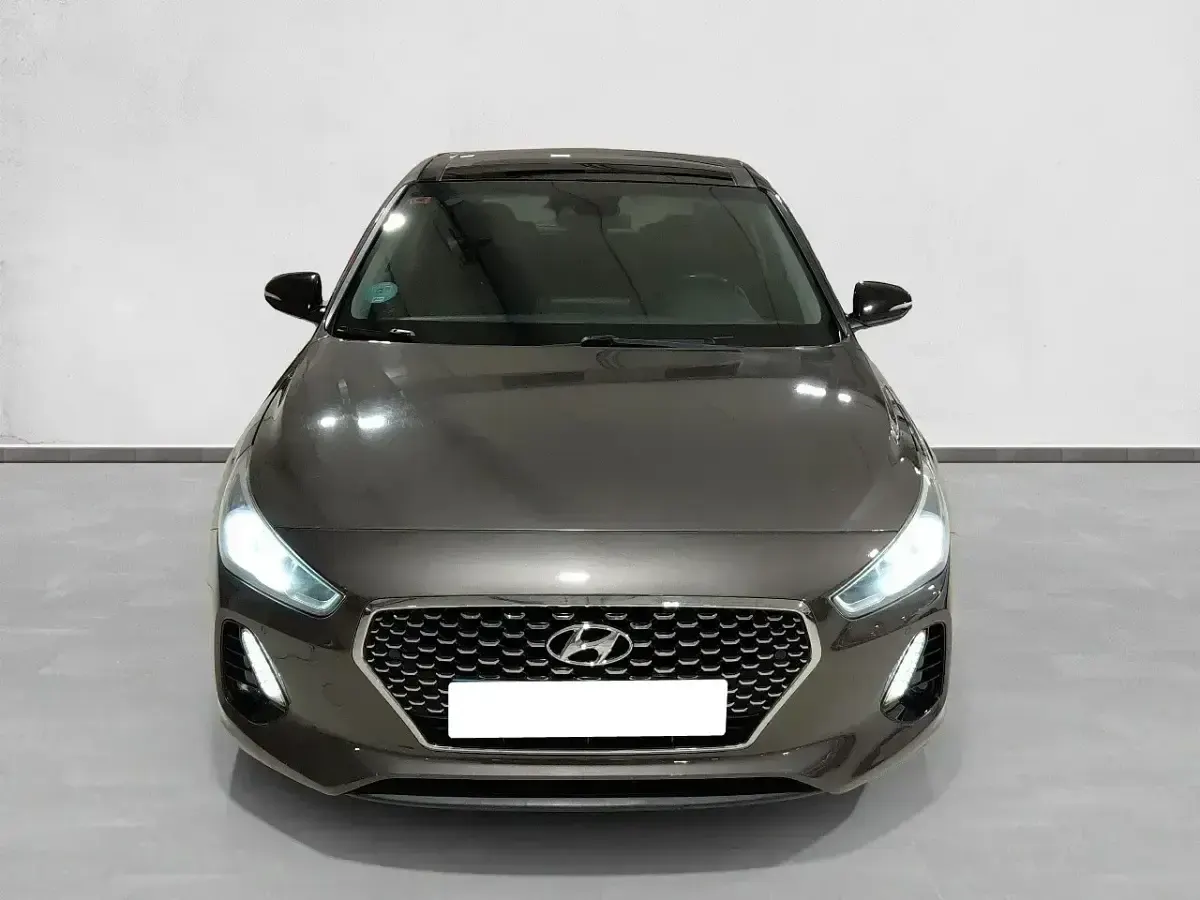Usado Hyundai i30 Style 136 CV (100 kW) 2017 Gris Berlina