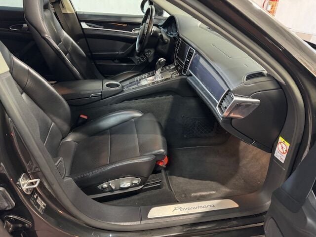 Usado Porsche Panamera Platinum Edition 250 CV (183 kW) 2012 Negro Berlina