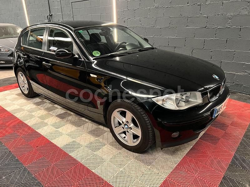 Negro Usado 2006 BMW 118 Utilitario | 6990 € (Precio justo) - Imagen 1/4