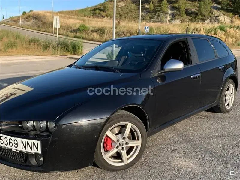 Usado Alfa Romeo 159 136 CV (100 kW) 2012 Negro Familiar