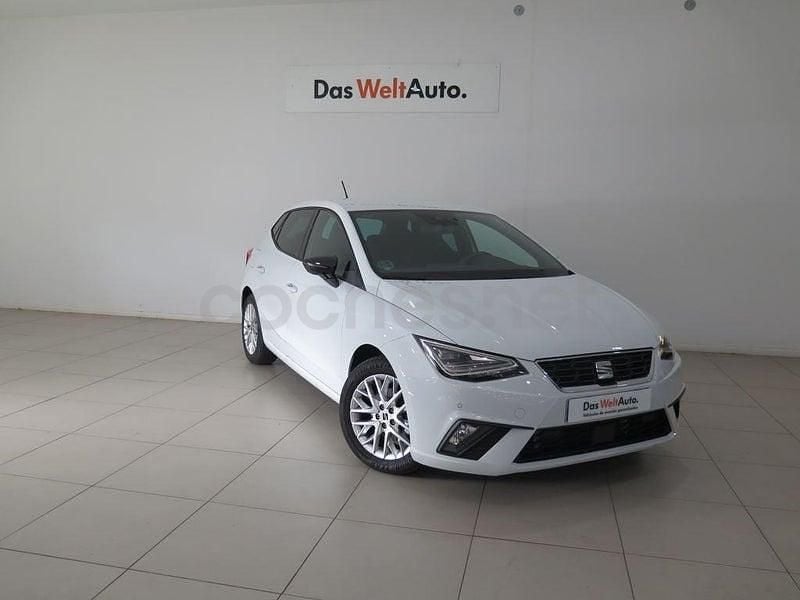 Usado Seat Ibiza FR 116 CV (85 kW) 2025 Blanco Utilitario