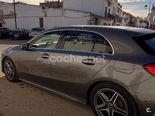 Usado Mercedes A180 109 CV (80 kW) 2019 Gris / plata Berlina