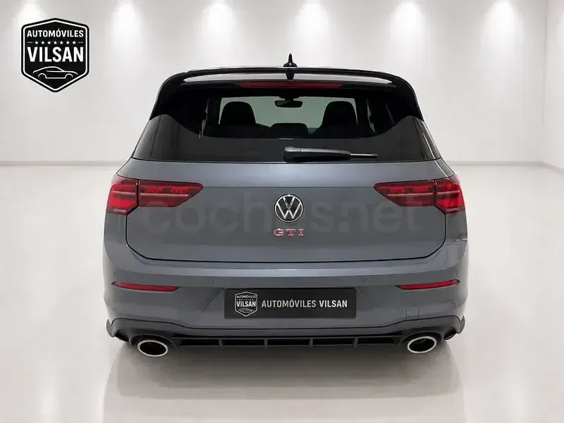 Usado VW Golf VIII GTI 301 CV (221 kW) 2021 Gris Utilitario