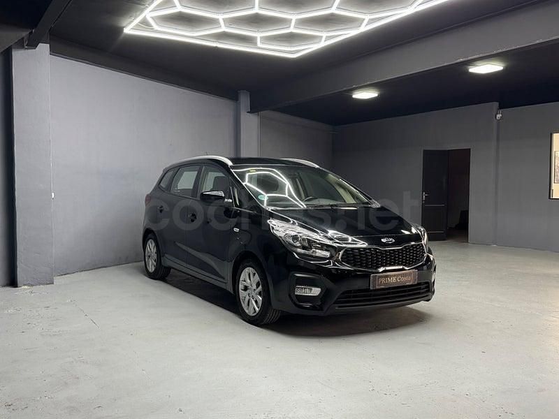 Usado Kia Carens 135 CV (99 kW) 2018 Negro Monovolumen