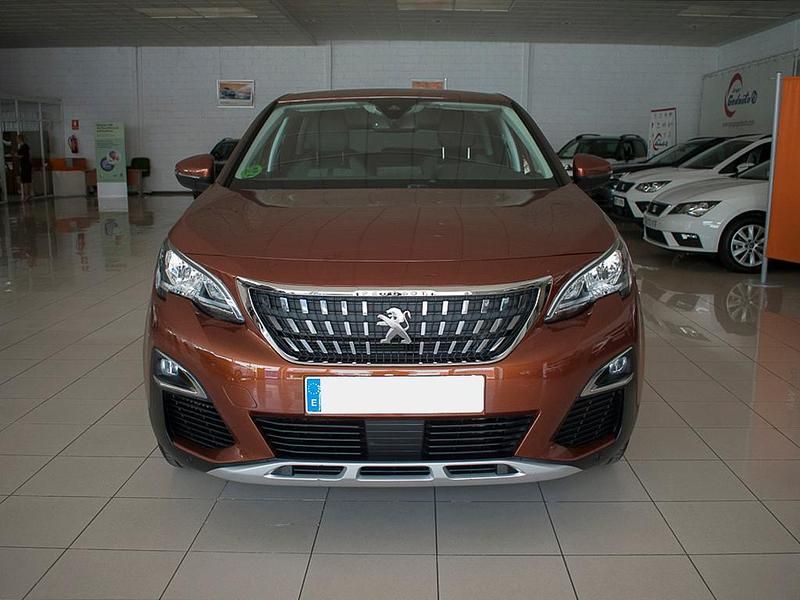 Usado Peugeot 3008 Allure 130 CV (95 kW) 2018 Marrón SUV