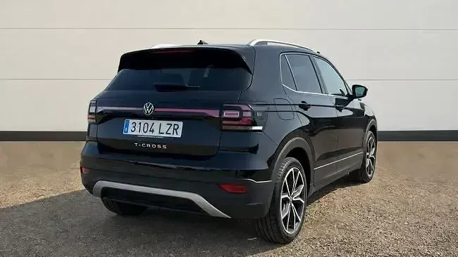 Usado VW T-Cross Sportline 110 CV (80 kW) 2022 Negro SUV