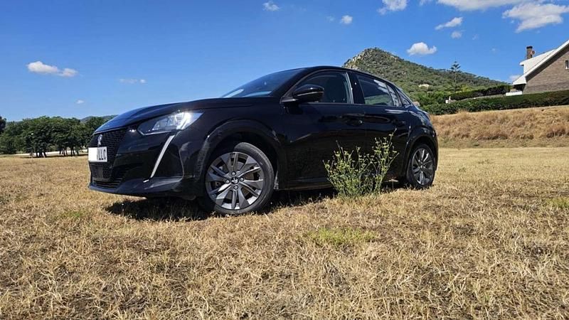 Negro Usado 2020 Peugeot e-208 Allure Utilitario | 16.800 € (Precio justo) - Imagen 1/4
