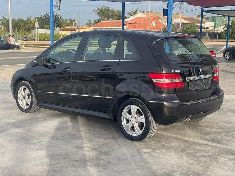 Usado Mercedes B180 109 CV (80 kW) 2009 Negro Monovolumen