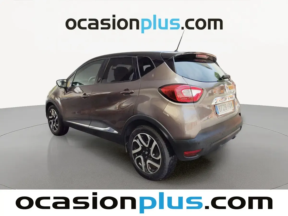 Usado Renault Captur Zen 120 CV (88 kW) 2014 Marrón SUV