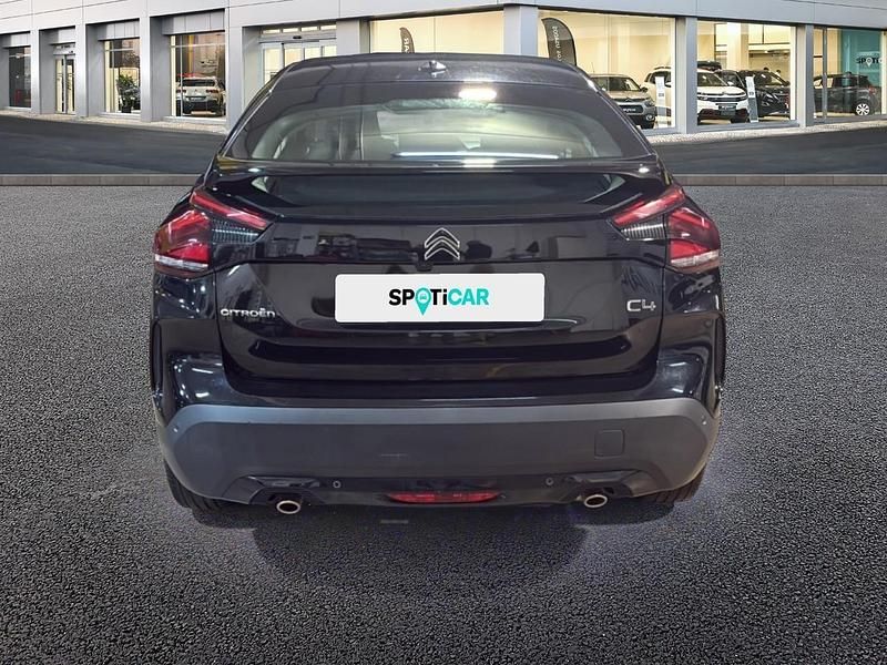 Usado Citroën C4 Feel 131 CV (96 kW) 2022 Negro Utilitario