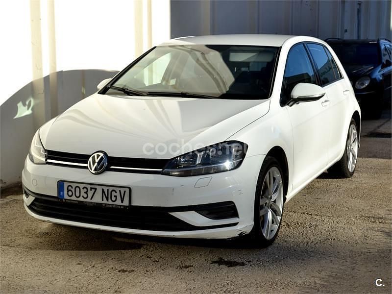 Usado VW Golf VII Advance 125 CV (91 kW) 2019 Blanco Berlina
