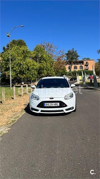 Usado Ford Focus ST 250 CV (183 kW) 2013 Blanco Berlina