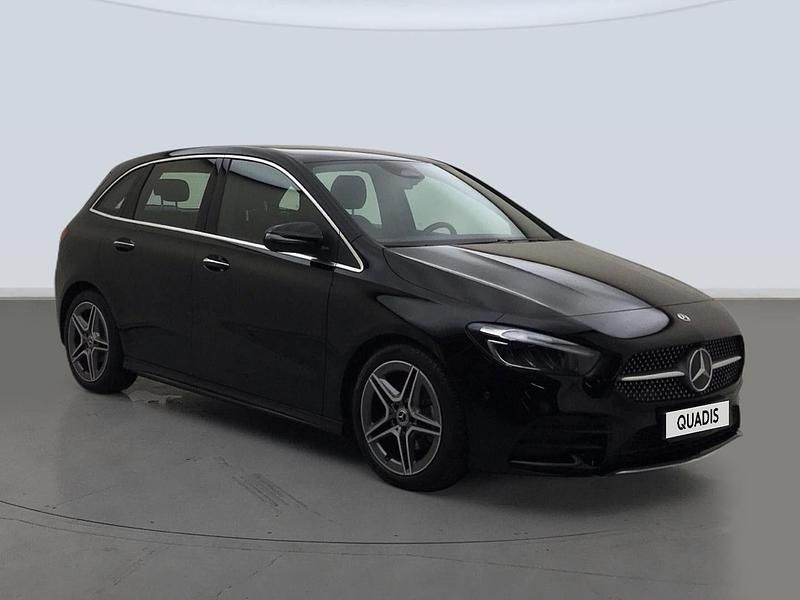 Usado Mercedes B200 AMG line 150 CV (110 kW) 2025 Negro Monovolumen