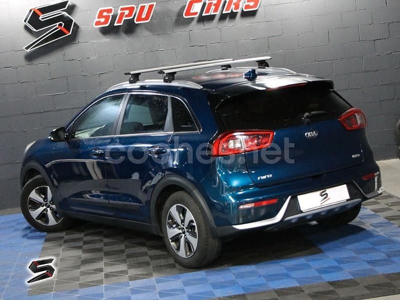 Usado Kia Niro 141 CV (103 kW) 2016 Azul SUV