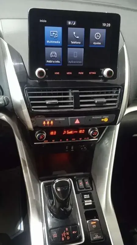 Usado Mitsubishi Eclipse Cross 188 CV (138 kW) 2022 Rojo SUV