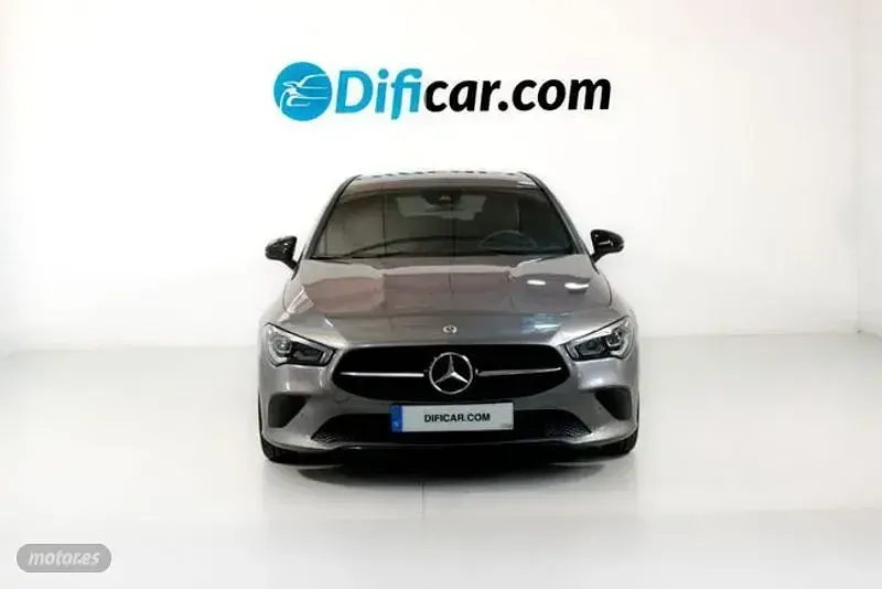 Usado Mercedes CLA200 160 CV (117 kW) 2023 Gris Coupe