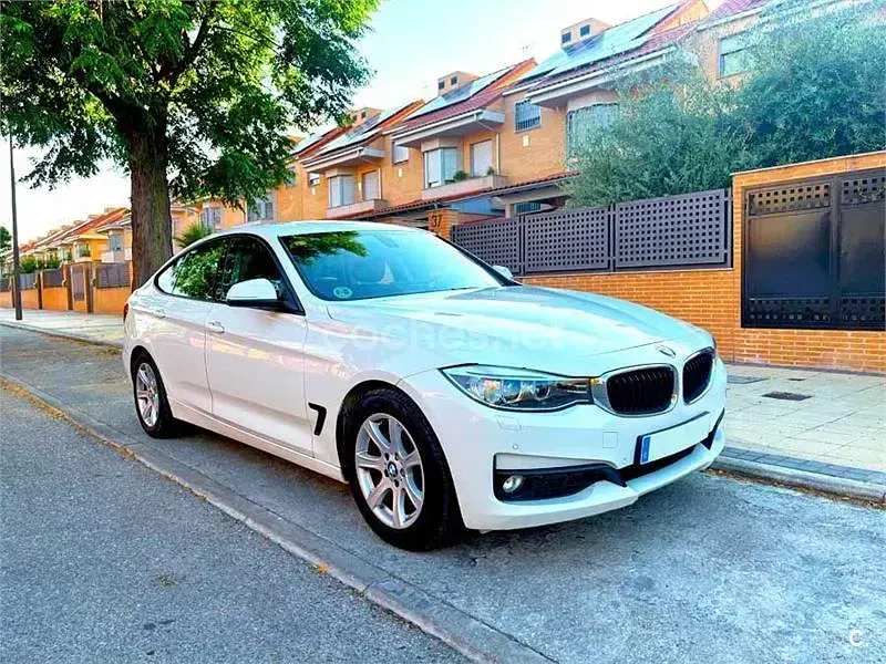 Usado BMW 318 143 CV (105 kW) 2015 Blanco Berlina