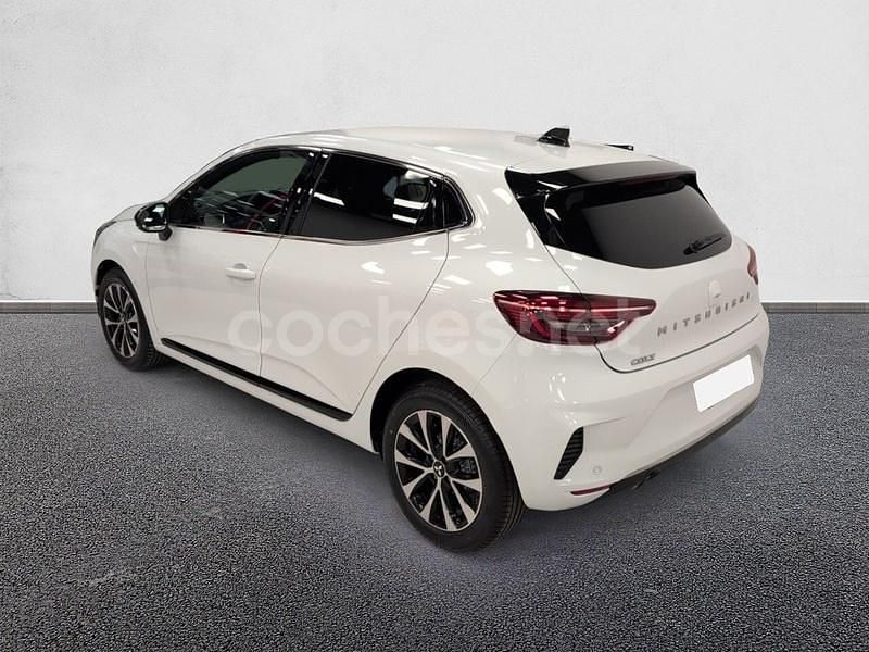 Usado Mitsubishi Colt 90 CV (66 kW) 2025 Negro Utilitario