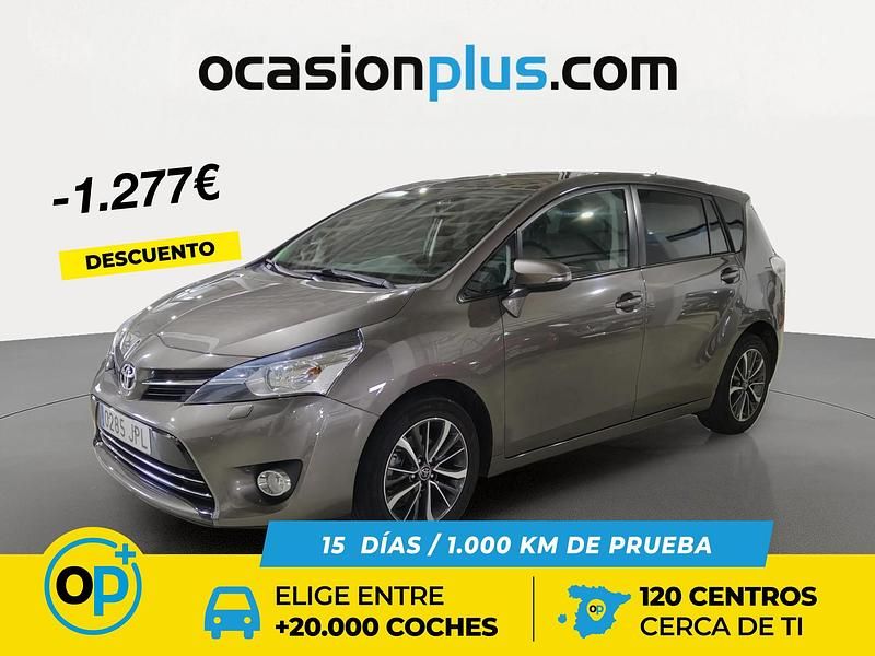 Usado Toyota Verso Advance 132 CV (97 kW) 2016 Gris Monovolumen