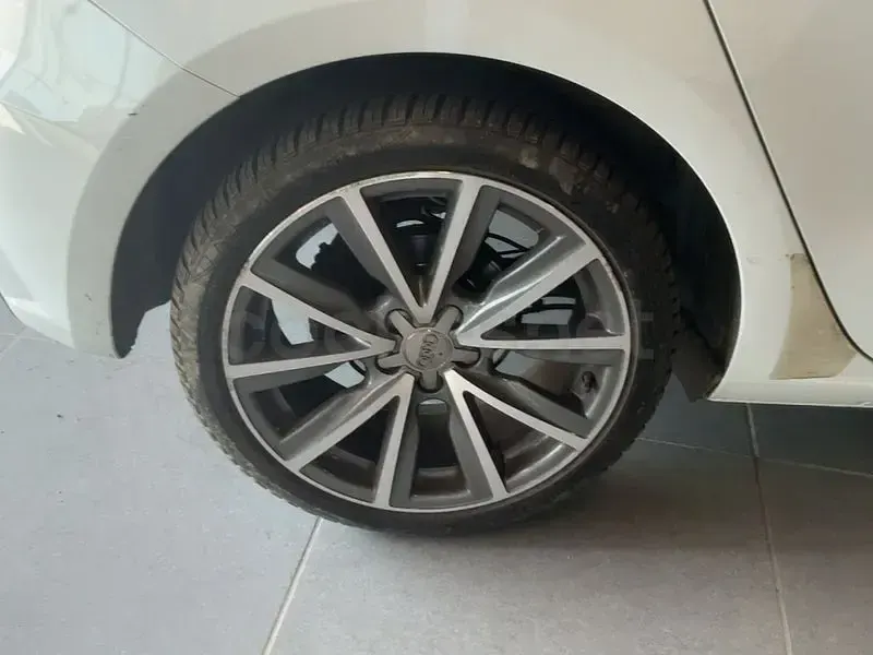 Usado Audi A1 Sportback Attraction 125 CV (91 kW) 2017 Blanco Utilitario