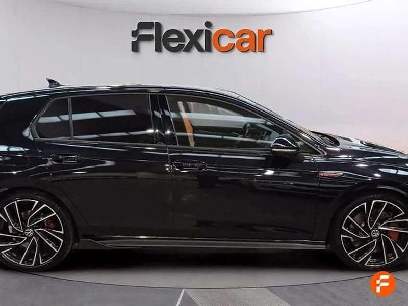 Usado VW Golf VII GTI 300 CV (220 kW) 2021 Negro Utilitario