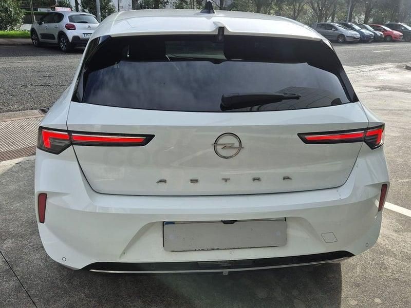 Usado Opel Astra Elegance 130 CV (95 kW) 2023 Blanco Berlina