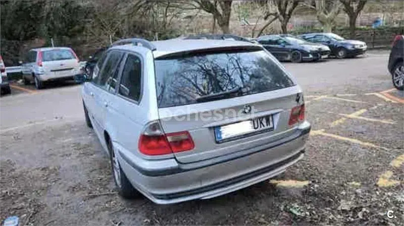 Usado BMW 320 136 CV (100 kW) 2001 Gris / plata Familiar