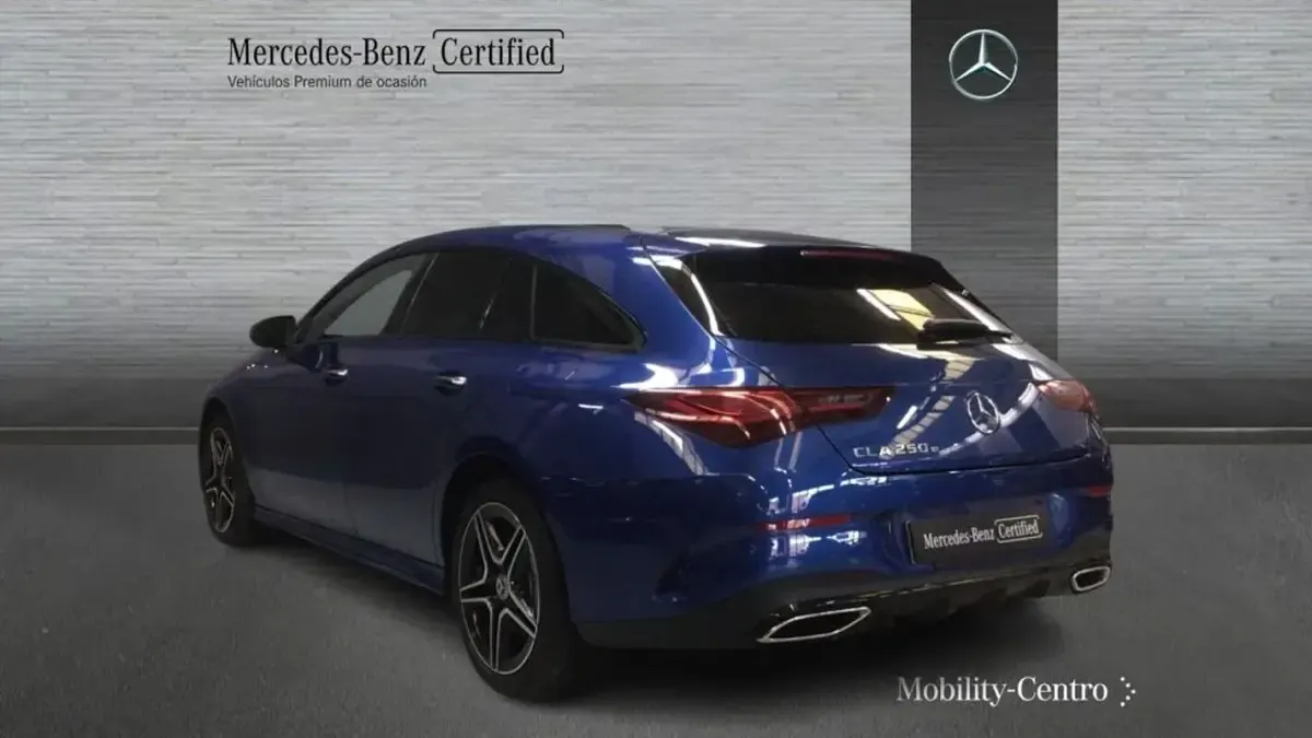 Usado Mercedes CLA250e AMG line 163 CV (119 kW) 2025 Azul denim metalizado Coupe
