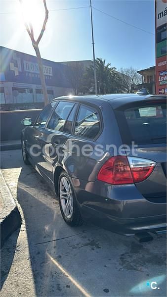 Usado BMW 318 129 CV (94 kW) 2008 Gris / plata Familiar