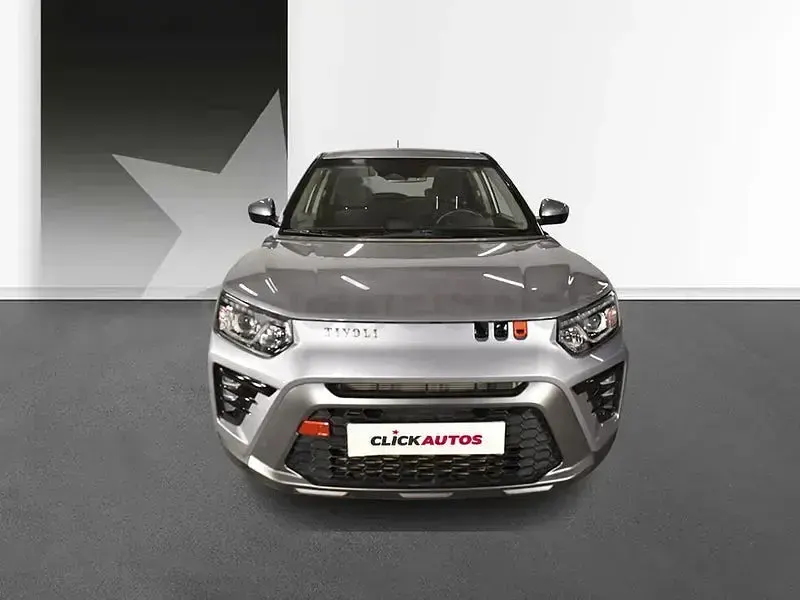 Usado KGM Tivoli 135 CV (99 kW) 2024 Gris / plata SUV
