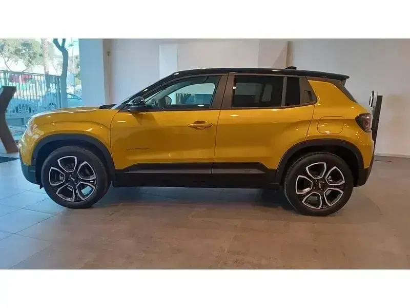 Usado Jeep Avenger EV Summit 114 kW (156 CV) 2024 Amarillo SUV