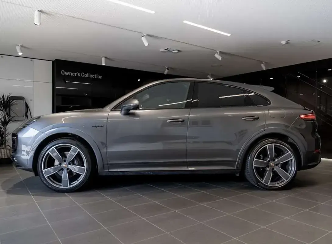 Usado Porsche Cayenne Platinum Edition 462 CV (339 kW) 2022 Gris SUV