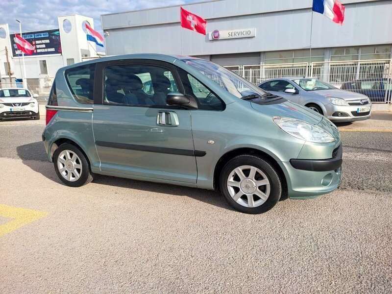 Azul Usado 2005 Peugeot 1007 Utilitario | 4900 € (Un poco caro) - Imagen 1/4