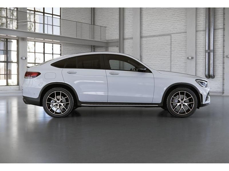 Usado Mercedes GLC220 AMG line 194 CV (142 kW) 2023 Blanco polar  pintura unicolor Coupe