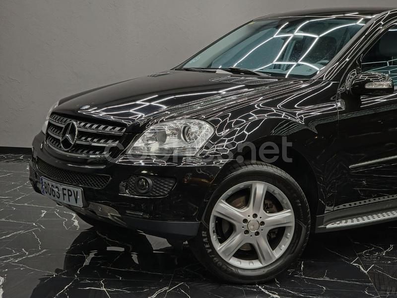 Usado Mercedes ML280 190 CV (139 kW) 2007 Negro SUV