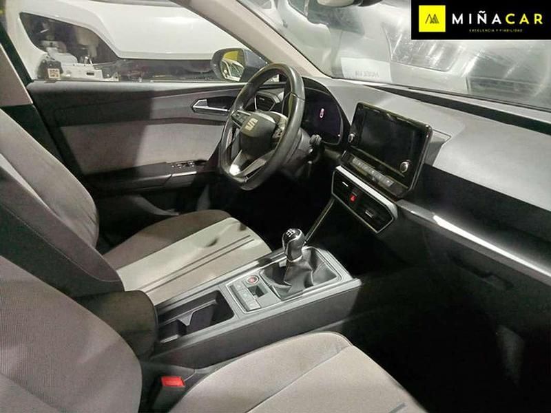 Usado Seat Leon ST Style 110 CV (80 kW) 2023 Gris Familiar