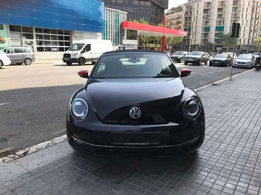 Usado VW Beetle CLUB 150 CV (110 kW) 2015 Negro Utilitario