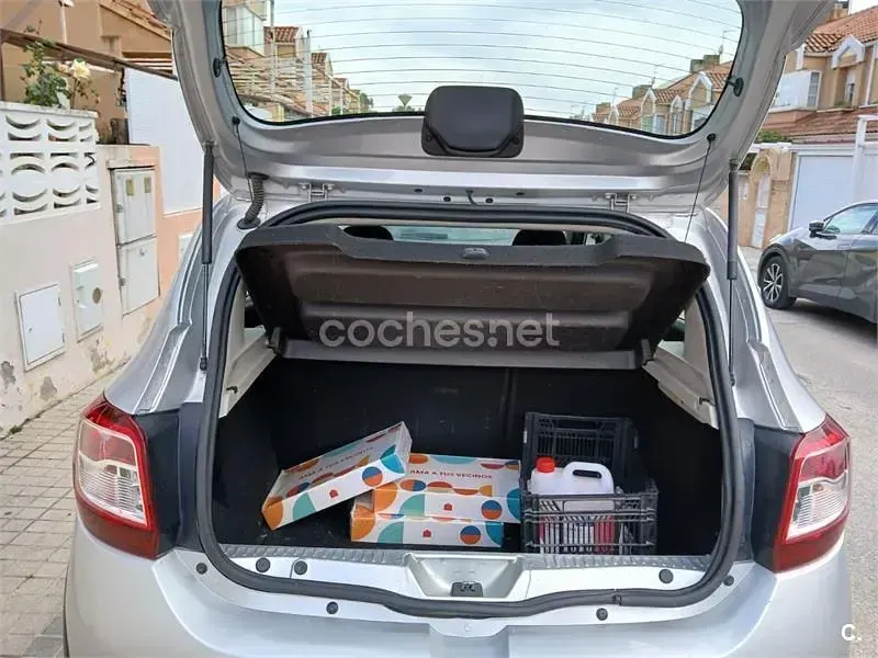 Usado Dacia Sandero Stepway 90 CV (66 kW) 2016 Gris / plata Berlina