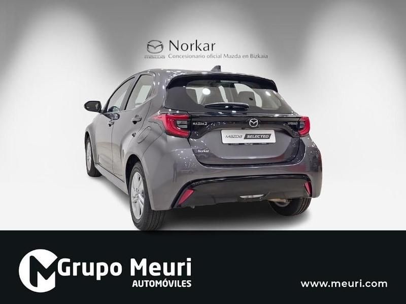 Usado Mazda 2 Comfort 116 CV (85 kW) 2023 Gris / plateado Berlina