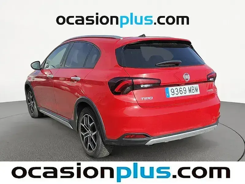 Usado Fiat Tipo Red 130 HP (95 kW) 2022 Vermelho Sedan
