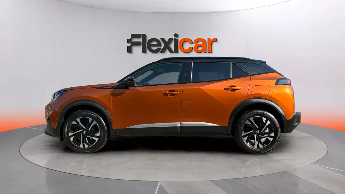 Usado Peugeot 2008 Allure 131 CV (96 kW) 2020 Naranja SUV
